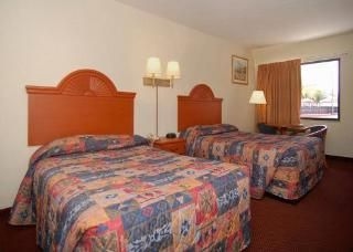 Econo Lodge1