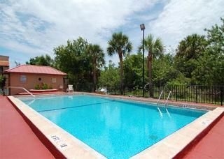 Econo Lodge2