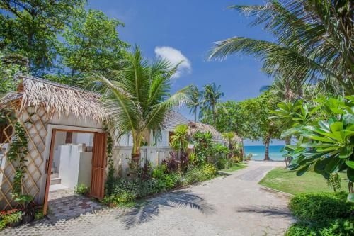 คิงส์ การ์เดน รีสอร์ต (King's Garden Resort)0
