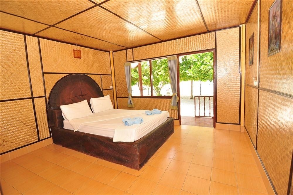 Phi Phi Nice Beach Resort 21
