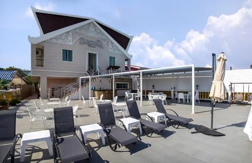 ซันโตซา รีสอร์ท (Suntosa Resort)0