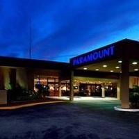 Paramount Plaza Hotel Suites4