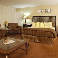 Paramount Plaza Hotel Suites1