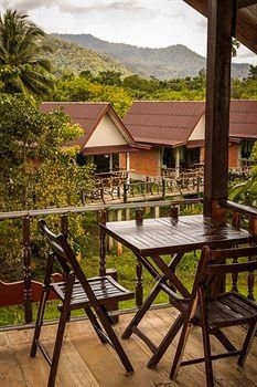 เขาสก สมายเล่ย์ บังกะโล (Khao Sok Smiley Bungalow)1