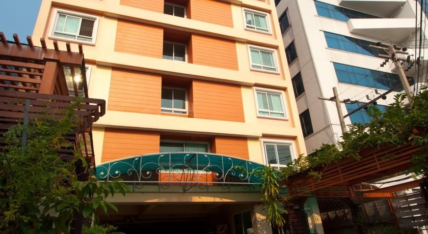 โกลเด้น เฮ้าส์ แอท สุขุมวิท 50 (Golden House At Sukhumvit 50)1