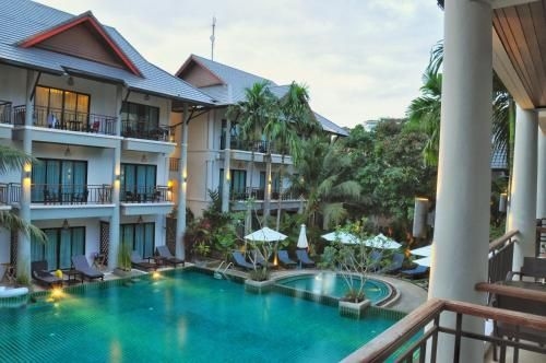 นวธารา ภูเก็ต รีสอร์ต (Navatara Phuket Resort)0