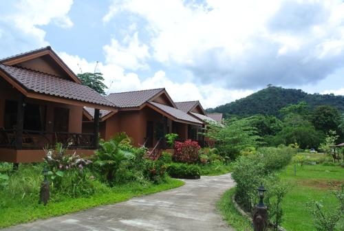 Khao Sok Rain Forest Resort4