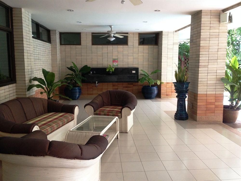 โฮเต็ล พีที คอร์ท (Hotel PT Court)1