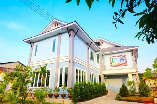 บลู เฮาส์ สุโขทัย (Blue House Sukhothai)0