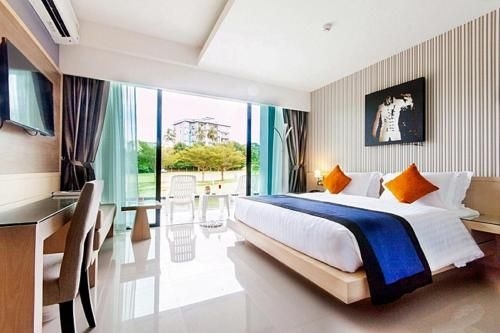 เดอะพาร์ ภูเก็ต (The Par Phuket)1