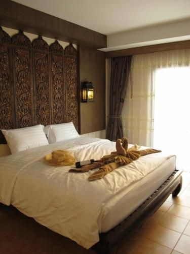 โรงแรมเรด บัลโคนี (Red Balcony Hotel)1
