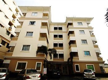 โกลเด้น อพาร์ทเม้นท์ (Golden Apartment)4