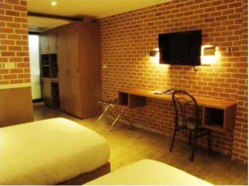 เบอร์เบิ้น สตรีท บูติค (Bourbon St. Boutique)4
