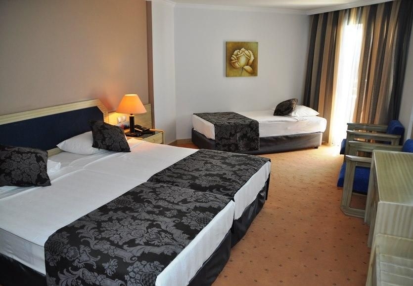 Club Hotel Maxima1