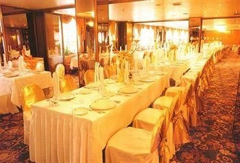 Park Royal Hotel0