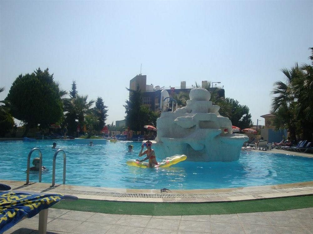 Tropicana Garden Hotel0