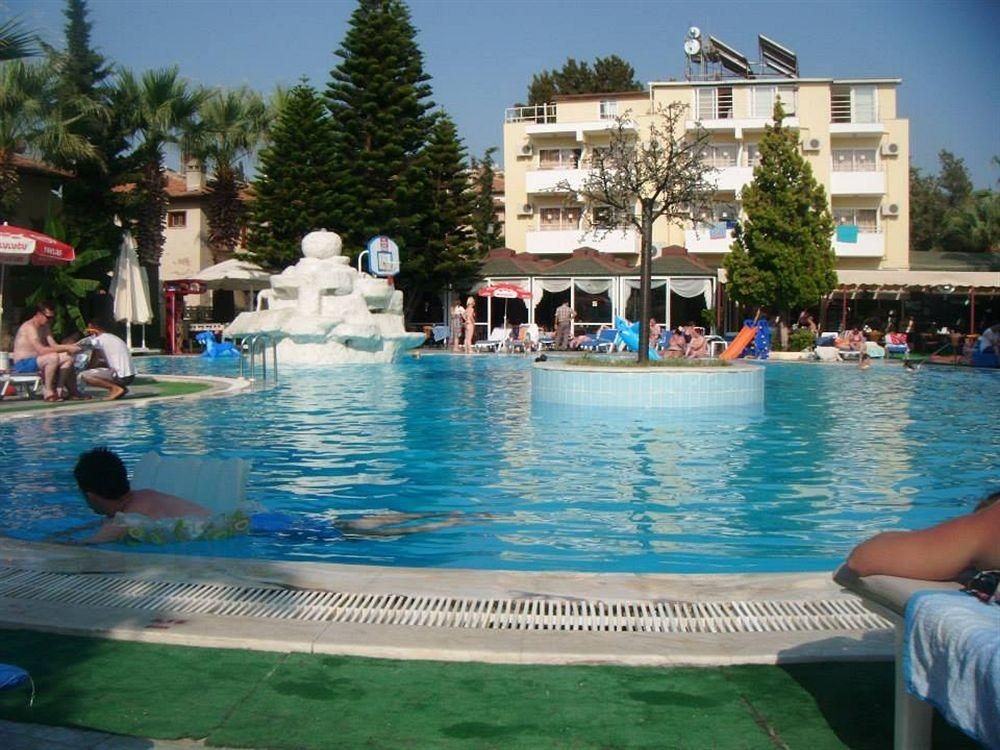 Tropicana Garden Hotel4