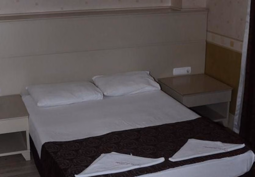 Almena Hotel2