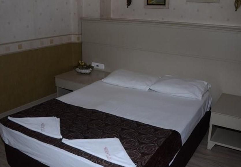 Almena Hotel0