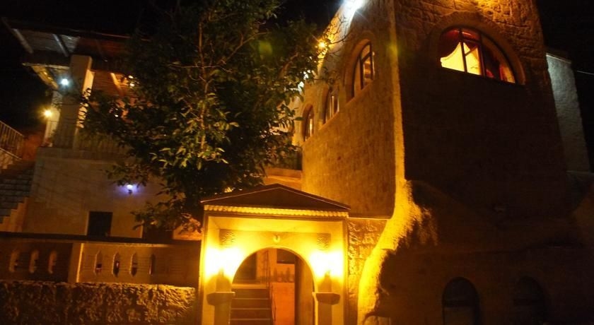 Dilek Tepesi Cave Hotel1