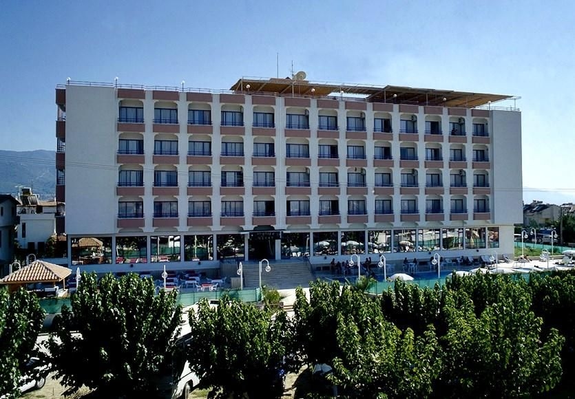 Merry Hotel0