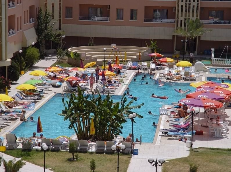 Midpoint Club & Suites1
