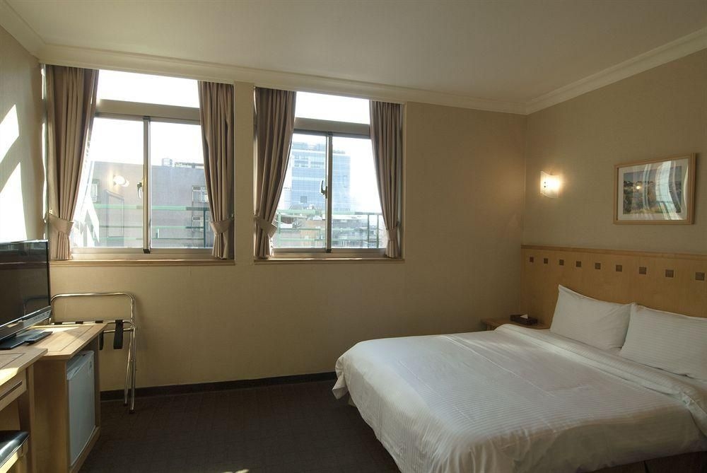 โรงแรมอีสต์ ดราก้อน (East Dragon Hotel)4