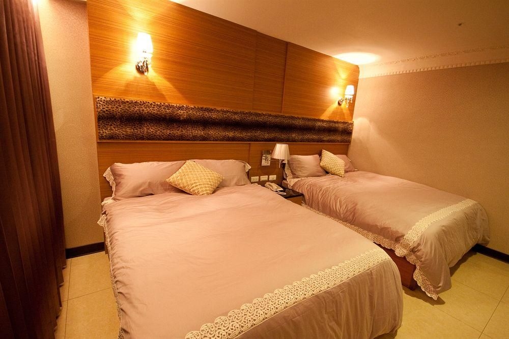 Jun Long Business Hotel1