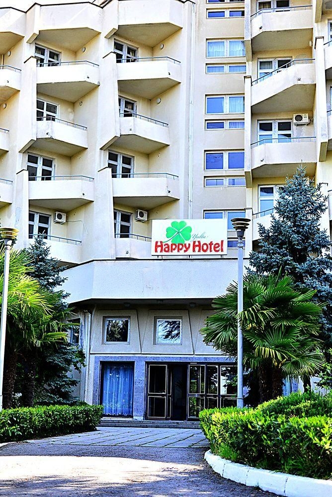 Happy Hotel2