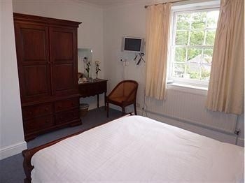 The Manor Inn2
