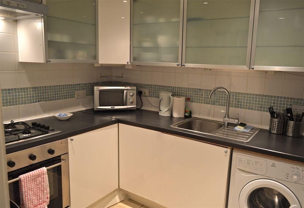 Edinburgh Caledonian Guest House1