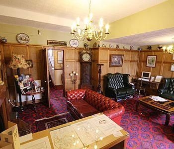 Warrens Guest House4