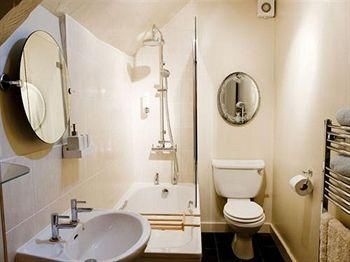 The Hollow Bottom - B&B4