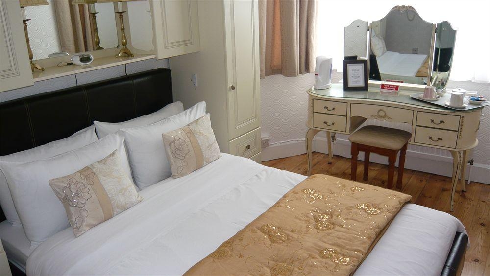 The Ridings Guest House4