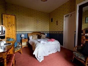 Meadow Hill Guest House4