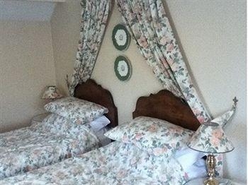 Holdfast Cottage Hotel3