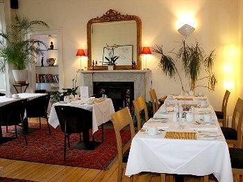 Sheridan Guest House0