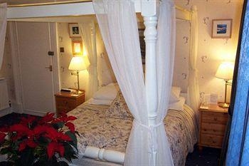 Roseneath Guest House1