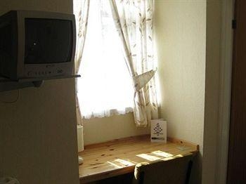 Ashmount Hotel3