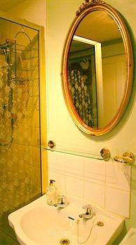 The Victorian Town House2