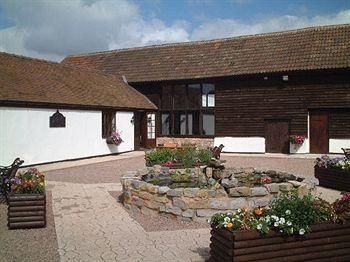 The Dark Barn Lodge - Guest House2