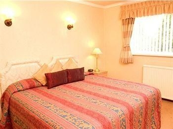Huntingdon House Hotel1