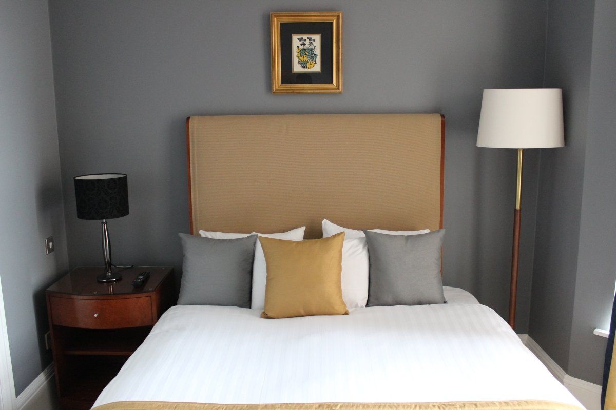 Ambassador Court Hotel3