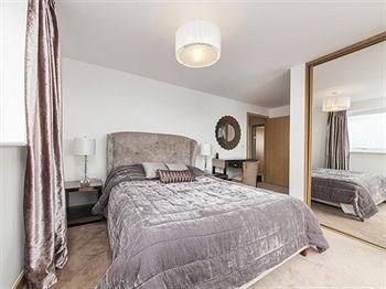 Pinnacle Apartments Central1