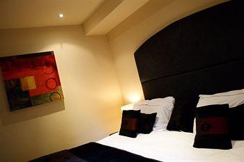 The Salisbury Hotel2