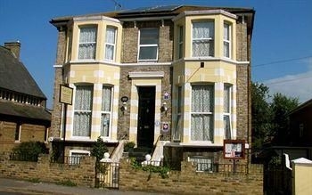 South Lodge4