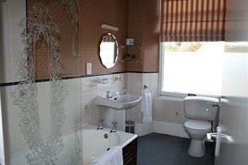 Rosehall Guest House0