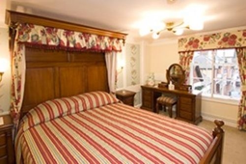 The Kings Arms and Royal Hotel4
