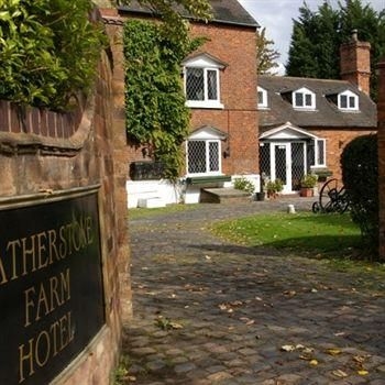 Featherstone Farm Hotel2