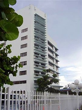 Howard Johnson Dezerland1